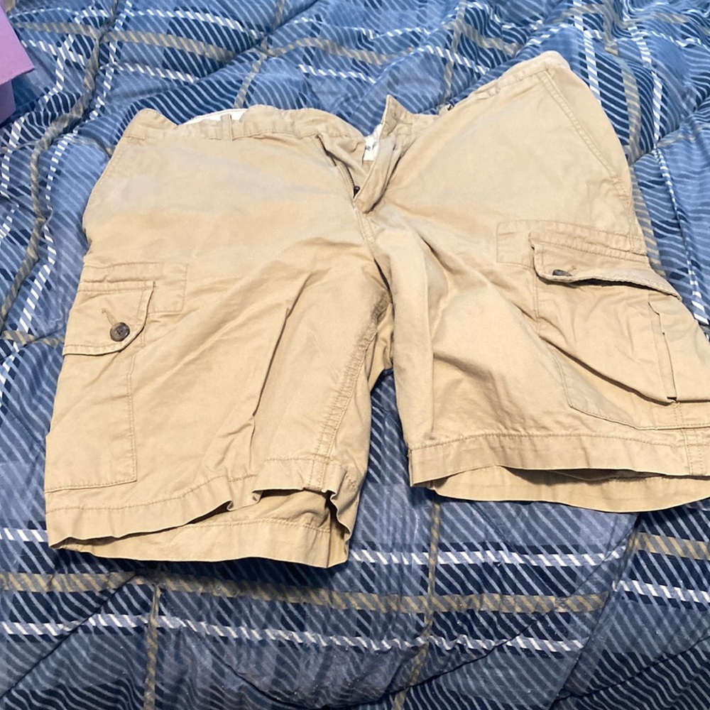 Joe Fresh Cargo shorts size 32